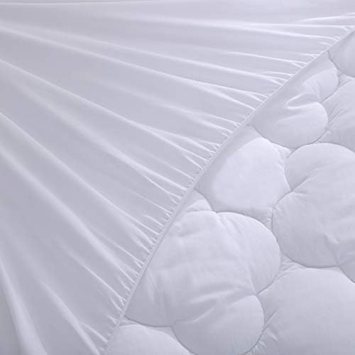 WhatsBedding Waterproof Mattress Pad Queen Size 1