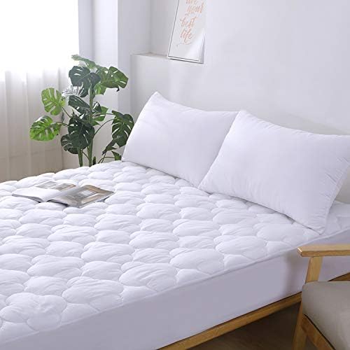 WhatsBedding Waterproof Mattress Pad Queen Size 1