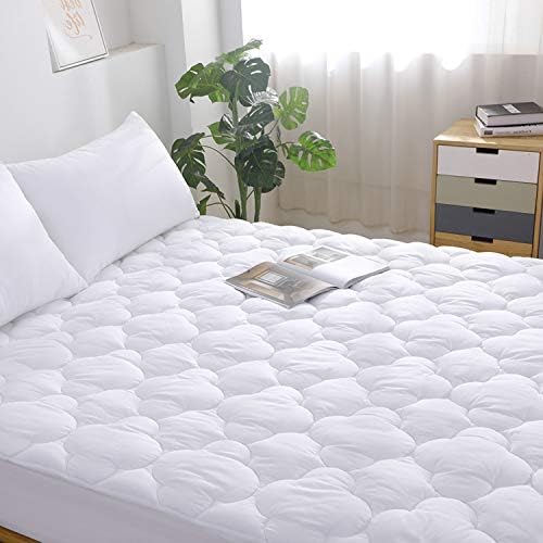 WhatsBedding Waterproof Mattress Pad Queen Size 1